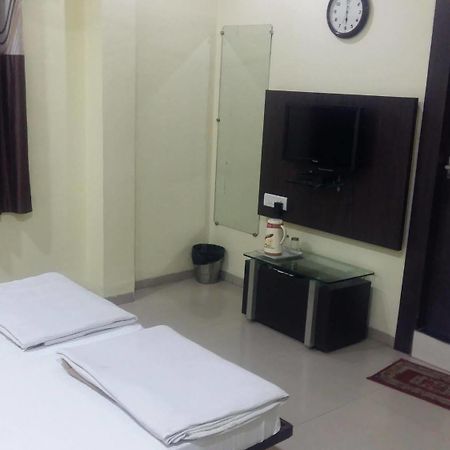 Hotel Muskan Palace Ujjain Exteriör bild