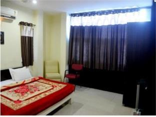 Hotel Muskan Palace Ujjain Exteriör bild